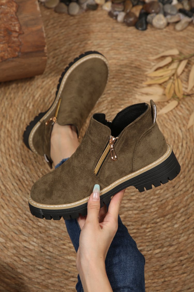 Damen Kurzschaft‑Stiefelette mit grober Profilsohle und seitlichem Reißverschluss Echo Archiv
