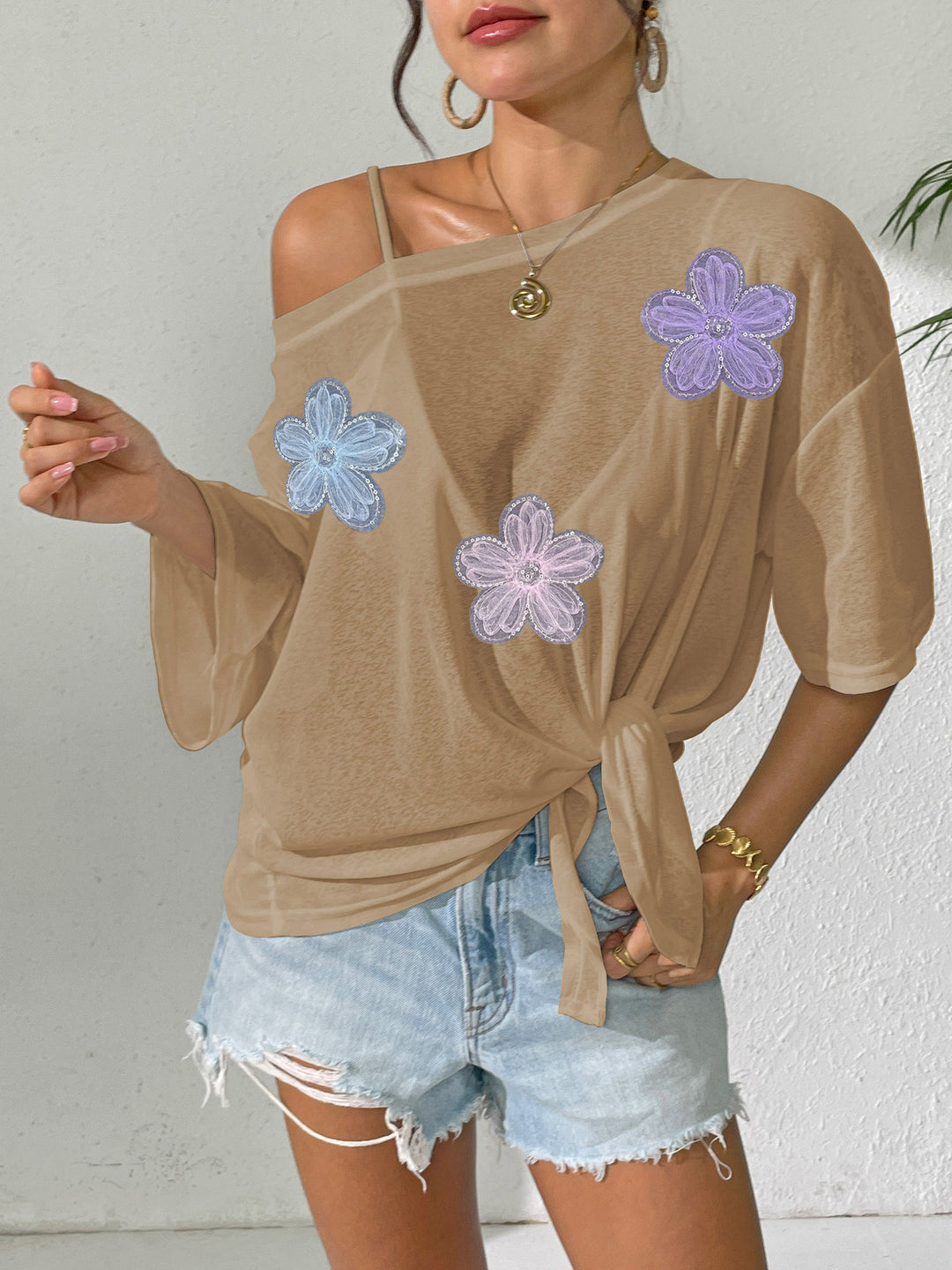 Damen lässiges Oberteil mit floralem Design und seitlichem Knoten Echo Archiv
