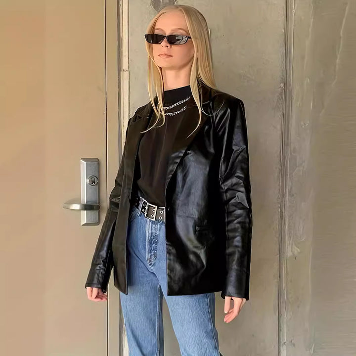 Damen Oversized Lederoptik-Blazer mit betonter Schulterpartie und glossy Finish Echo Archiv
