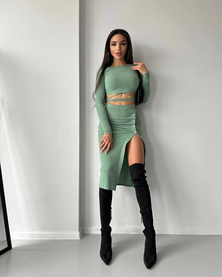Damen Geripptes zweiteiliges Set mit Cropped-Langarmtop, Wickelband und taillenbetontem Knopf-Midirock Echoarchiv