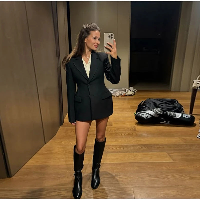 Damen nan taillierter Einreiher-Blazer mit Reverskragen, zweiknopf-Verschluss und Pattentaschen Echo Archiv