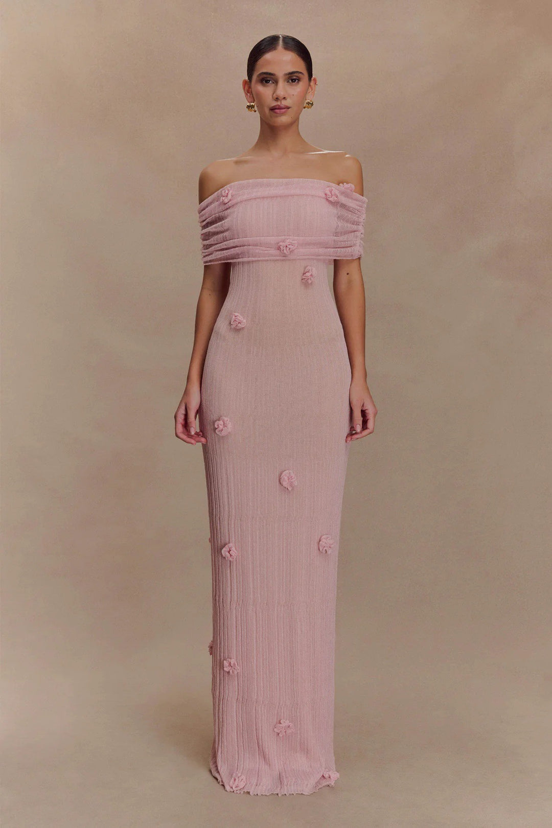 Damen Elegantes Maxikleid mit Off-Shoulder-Design und zarten 3D-Blütenapplikationen Echo Archiv