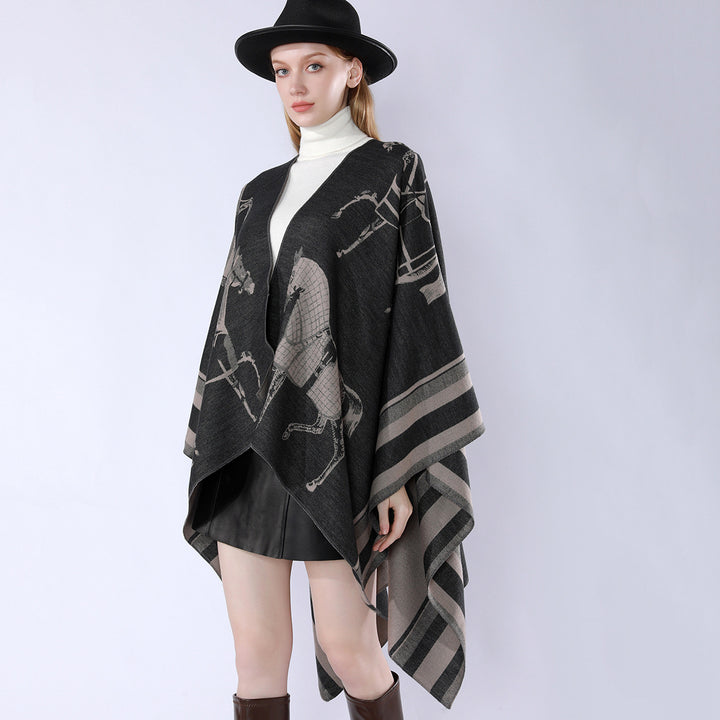Damen Jacquard-Poncho-Überwurf mit Pferde-Motiv und kastiger Kimono-Silhouette – Célinea