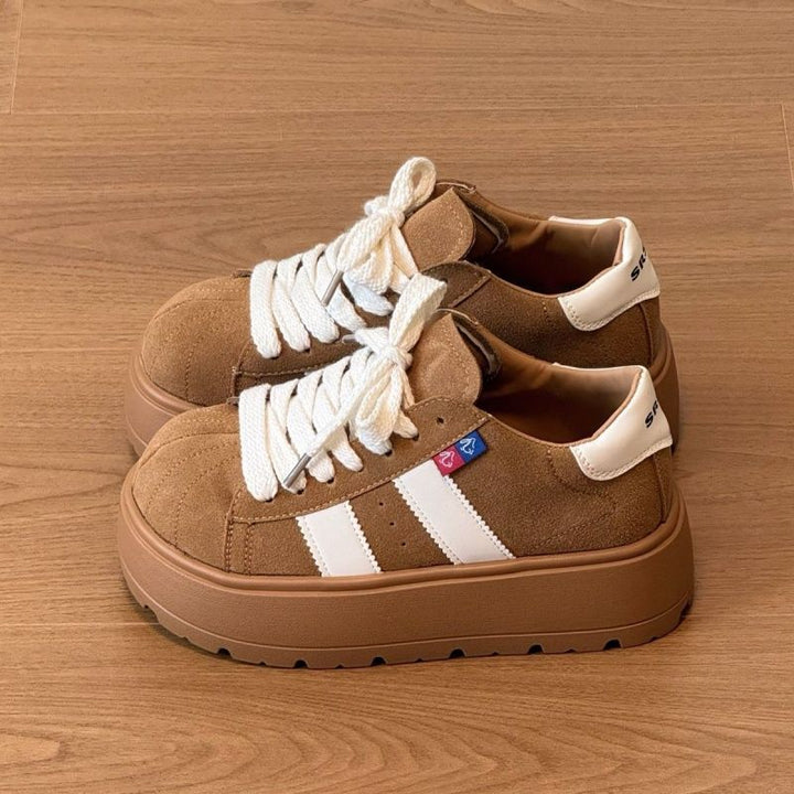 Damen Sportliche Plattform-Sneaker mit strapazierfähigem Obermaterial Echo Archiv