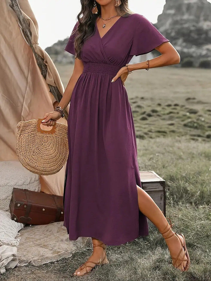 Elegantes Kurzarmkleid mit chorkragen