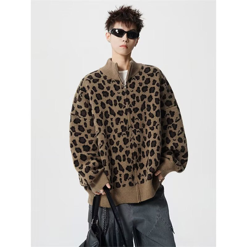 Herren Modische Strickjacke mit Leopardenmuster und hohem Kragen Echoarchiv