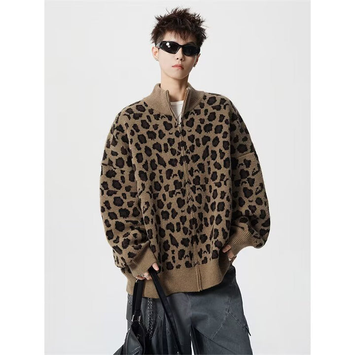 Herren Modische Strickjacke mit Leopardenmuster und hohem Kragen Echoarchiv