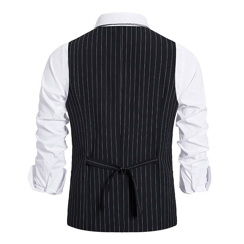 Herren elegante Anzugweste mit feinem Nadelstreifen und praktischen Taschen Echoarchiv