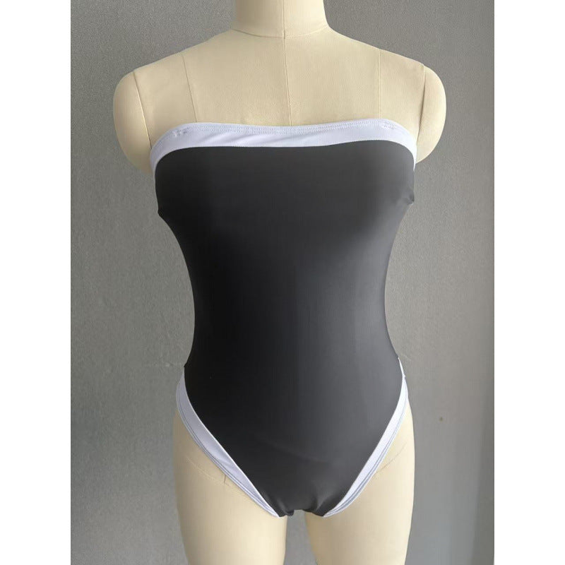 Damen Einteiler Badeanzug mit stilvollem Bandeau-Ausschnitt und kontrastierenden Akzenten Echo Archiv