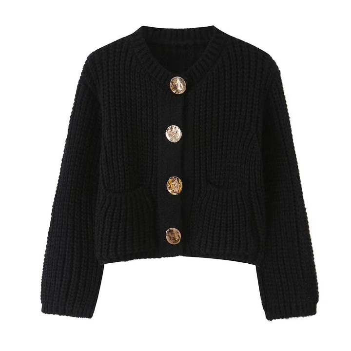 Damen Grobgestrickte Kurzstrickjacke mit großen Zierknöpfen und aufgesetzten Taschen Echo Archiv