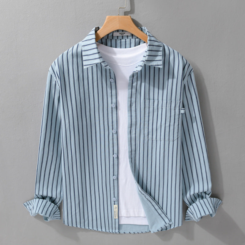 Herren Leichtes Baumwoll-Relaxed-Hemd mit vertikaler Double‑Stripe, Kentkragen und aufgesetzter Brusttasche Echoarchiv