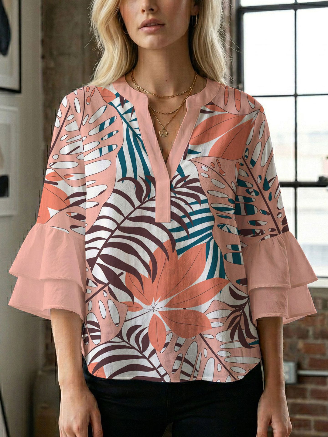 Damen Blusenshirt mit voluminösen Ärmeln und kreativem Druckdesign Echo Archiv