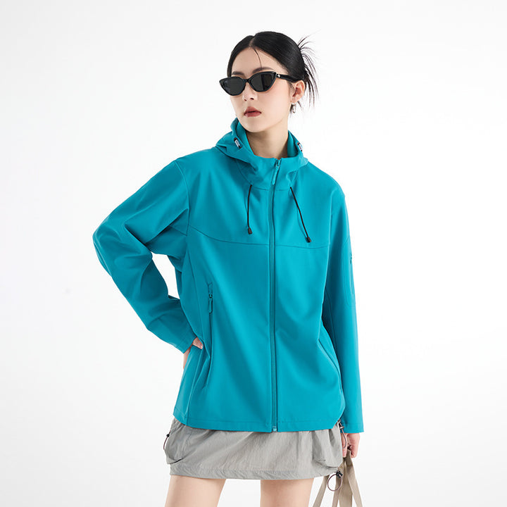 Damen Atmungsaktive Softshell-Regenjacke mit Kapuze, winddicht und minimalistischer Tech-Optik Echoarchiv