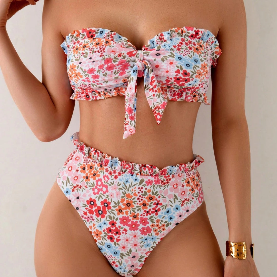Damen Bandeau-Bikini mit verspielten Rüschen und floralem Muster Echo Archiv
