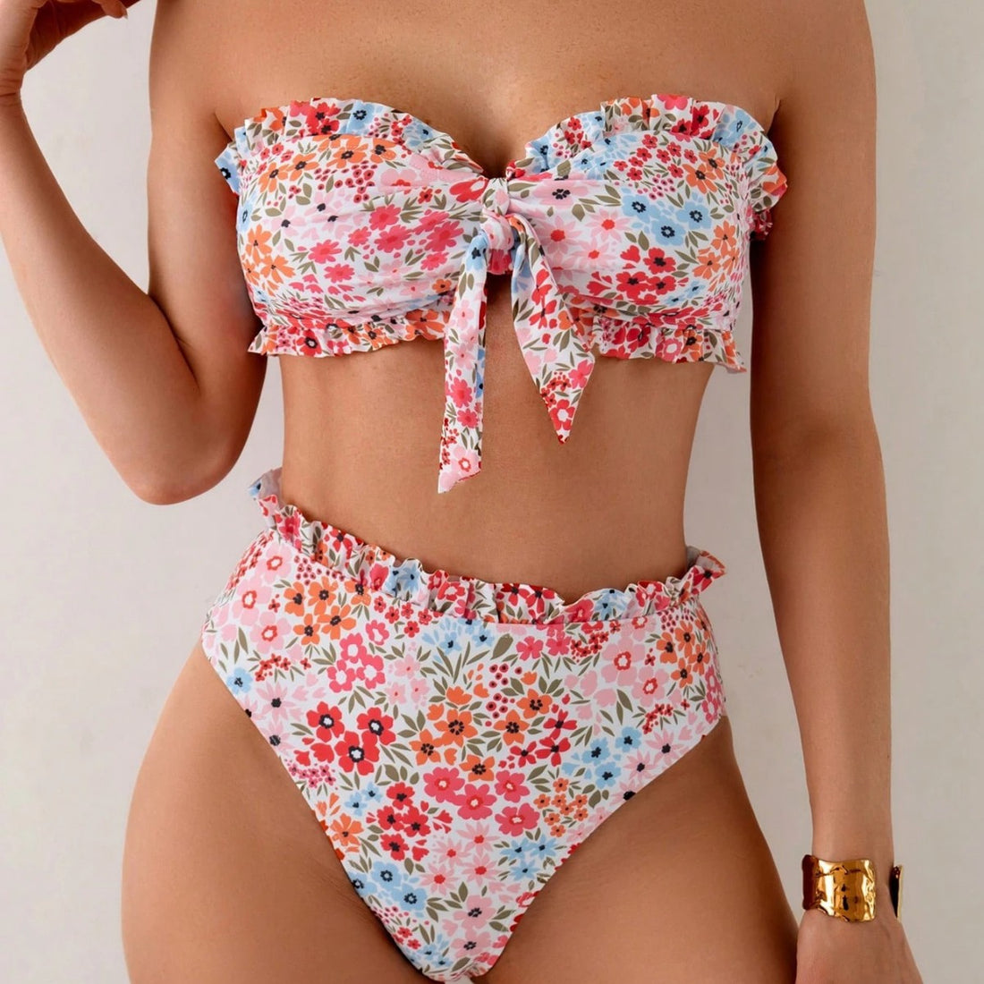 Damen Bandeau-Bikini mit verspielten Rüschen und floralem Muster – Maréssa