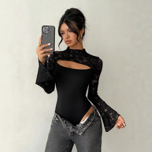 Damen Body mit transparenten Spitzenärmeln und modernem Cut-Out Echo Archiv