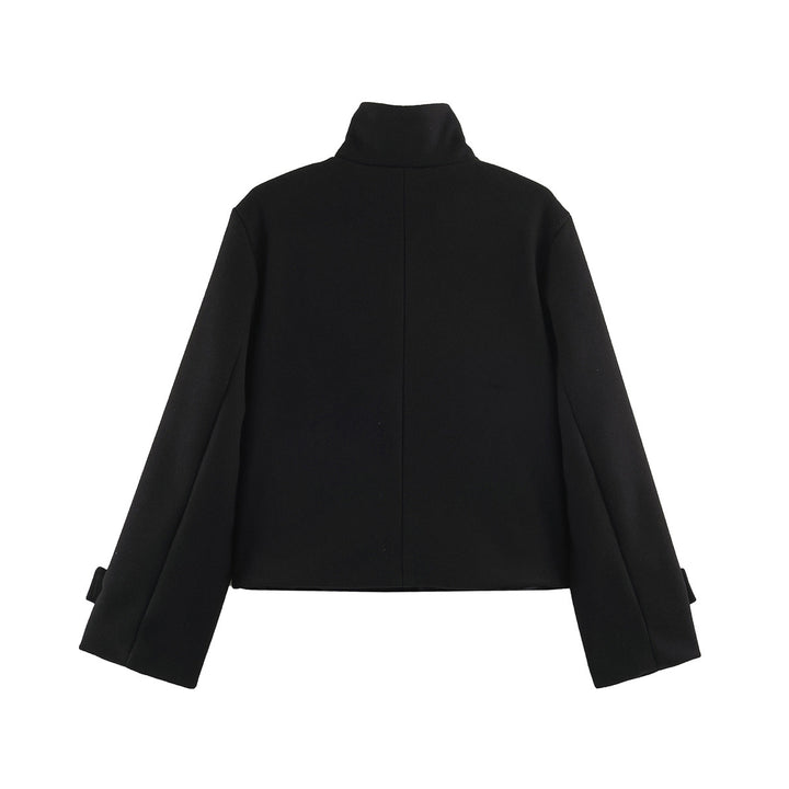 Damen Kurzjacke im Boxy‑Schnitt mit hochschließendem Schlauchkragen und asymmetrischer Knopfleiste Echo Archiv