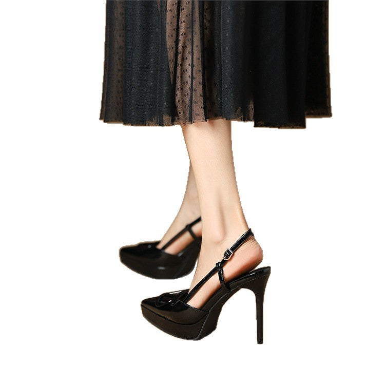 Damen Slingback-Pumps aus Lackleder mit spitzer Zehenkappe, Plateausohle und dekorativer Schnalle – Lioré