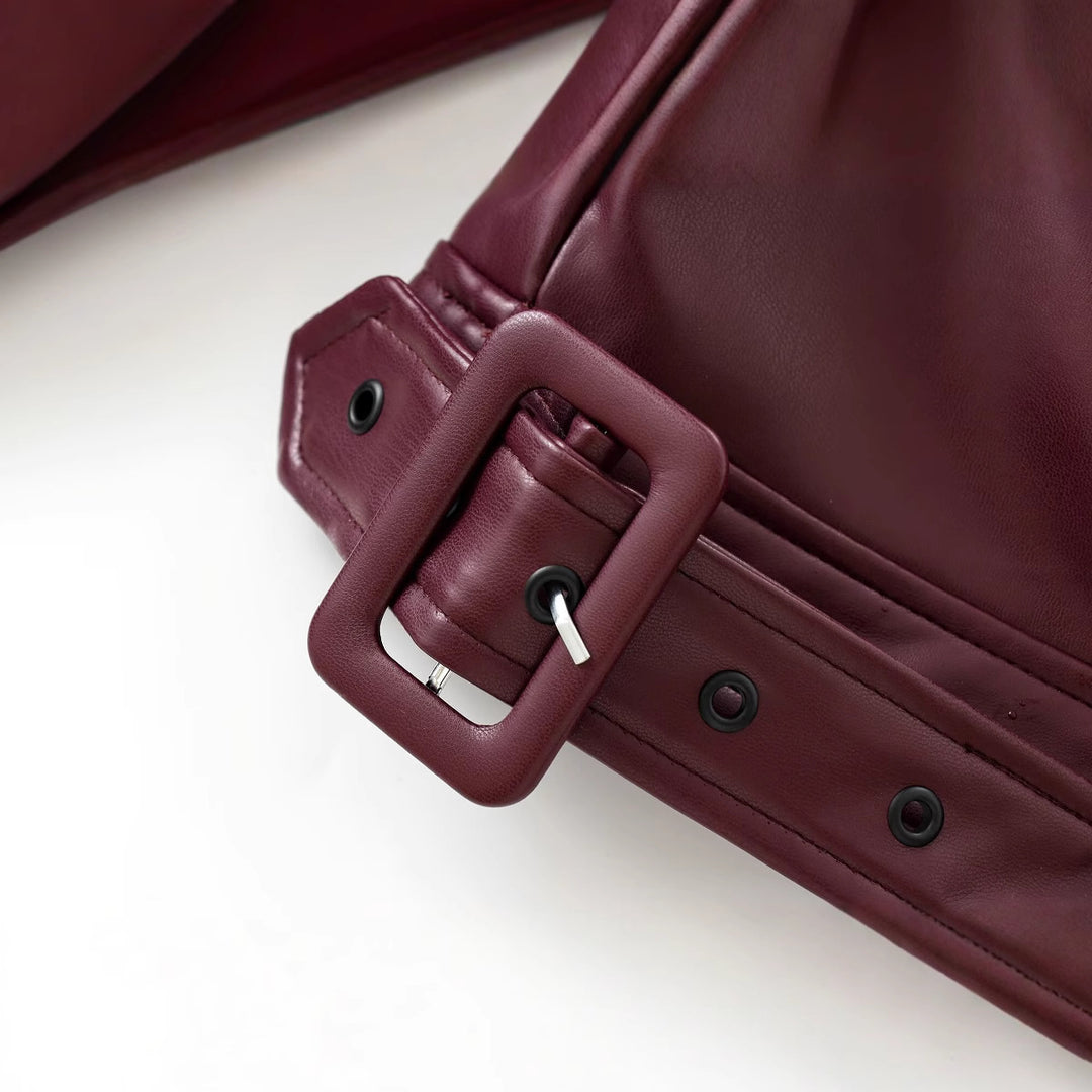 Damen Kurzer Trench-Mantel mit Taillengürtel und Schulterklappen aus veganem Leder Echoarchiv