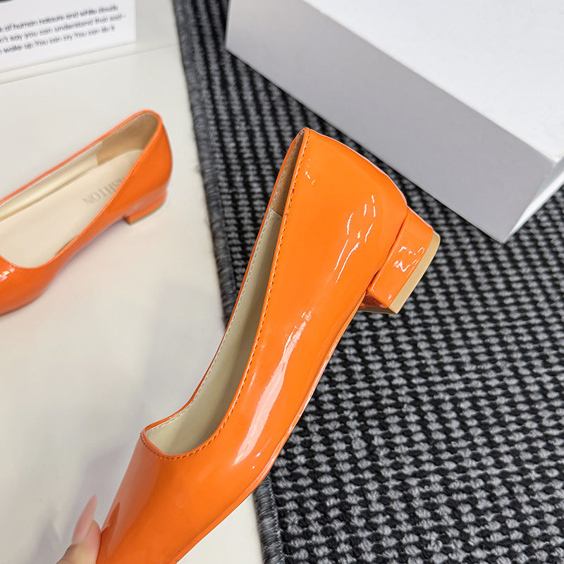Damen Lack-Pumps mit spitzer Zehenform, gepolstertem Komfortfußbett und kurzem Blockabsatz – Lioré