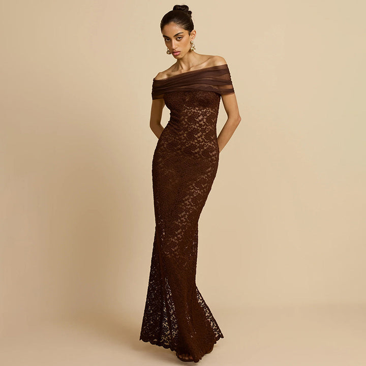Damen Elegantes Spitzenabendkleid mit schulterfreiem Design und raffiniertem Schlitz Echo Archiv