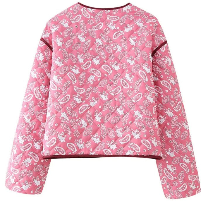 Damen gesteppte Kurzjacke mit V-Ausschnitt, Paisley‑Muster und kontrastierenden Paspeln Echo Archiv