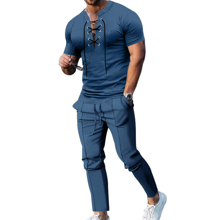 Herren lässiges Kurzarm-Henley-Outfit mit enganliegenden Jogginghosen Echoarchiv