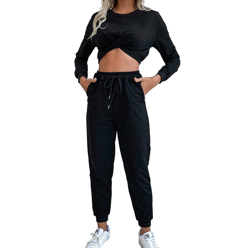 Damen Kurzgeschnittenes Loungewear-Set mit Twist-Oberteil und hochtaillierter Jogginghose Echoarchiv