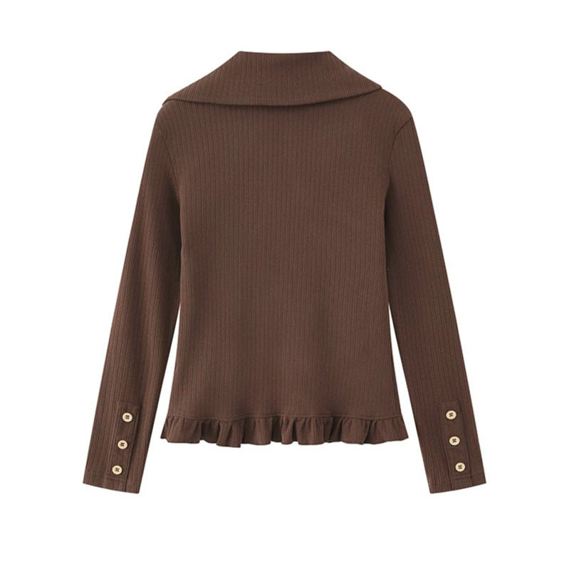 Damen Strickjacke mit Knopfleiste, großem Kragen, Rüschensaum und Stern-Applikationen Echoarchiv