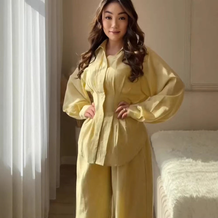 Damen Elegantes zweiteiliges Satin-Loungewear-Set mit taillierter Bluse und weitem Hosenbein Echoarchiv