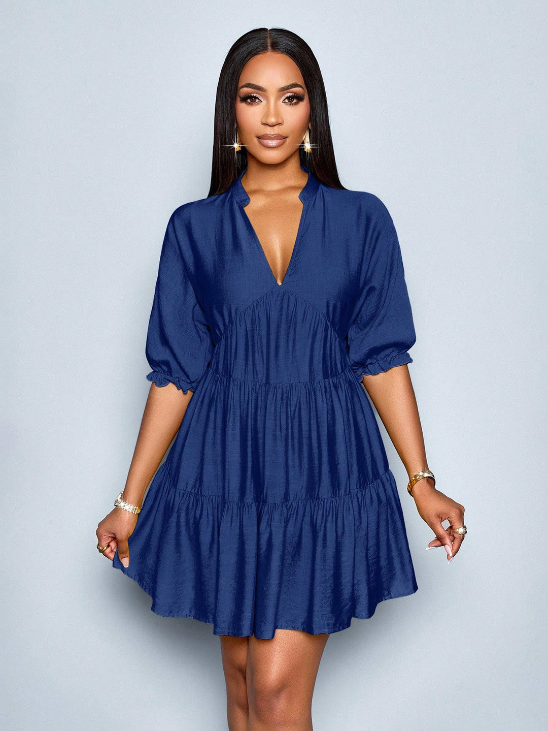 Damen Stufiges Mini‑Kleid mit V‑Ausschnitt und gerafften Dreiviertelärmeln Echo Archiv