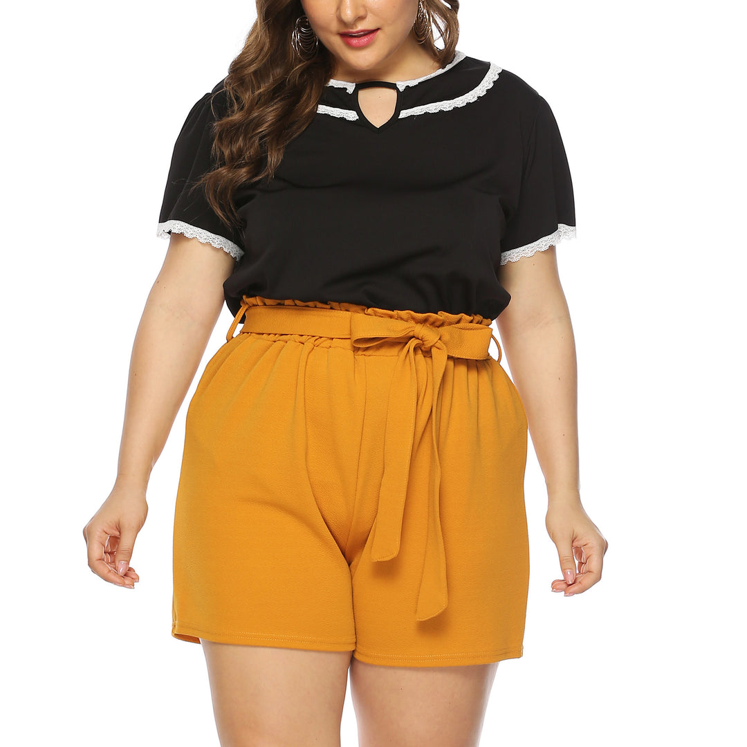 Damen modisches Oberteil mit Rüschenärmel und eleganten Shorts Echo Archiv