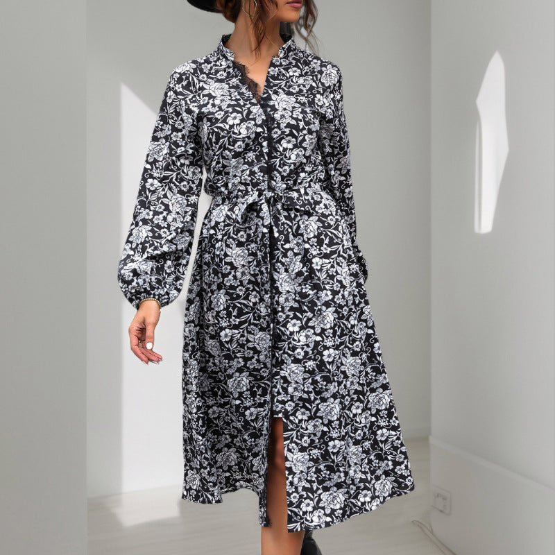 Damen Midikleid mit Spitzenbesatz am Ausschnitt, verdeckter Knopfleiste, Taillenbindegürtel & floralem Allover-Print Echoarchiv