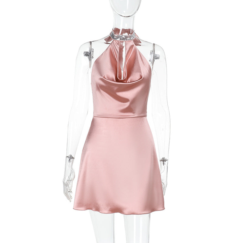 Damen elegantes Halterkleid mit luxuriösem Satin und verspieltem Detail Echo Archiv
