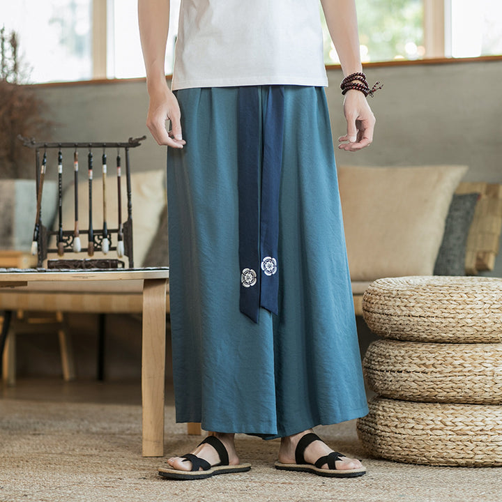 Herren Lässige und elegante Palazzo-Hose mit dekorativem Gürtel Echoarchiv