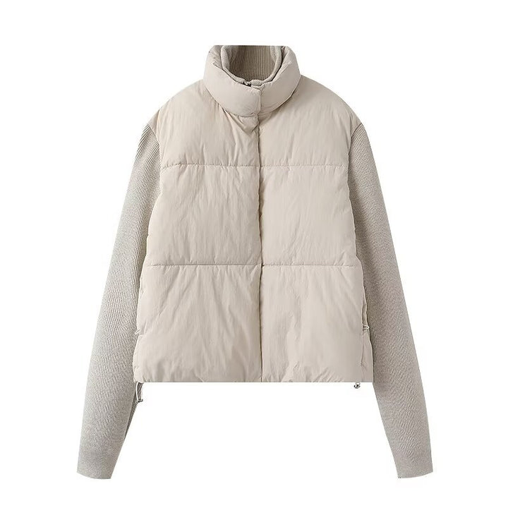 Damen Kurz geschnittene gesteppte Hybridjacke mit Rippstrickärmeln und Stehkragen Echo Archiv