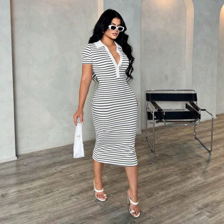 Damen Figurbetontes Polokleid im Streifen‑Look aus Rippstrick mit kurzem Ärmel – Élara