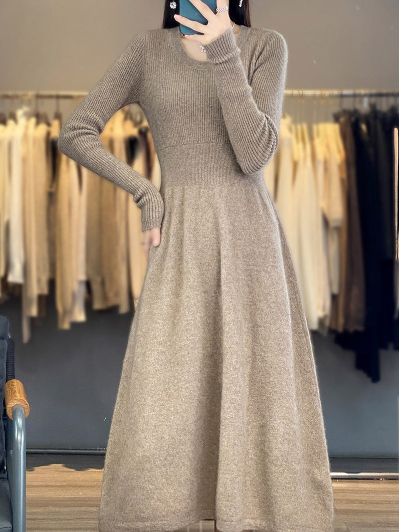 Damen Langärmeliges Midikleid aus Feinstrick mit taillierter A‑Linien‑Silhouette Echoarchiv