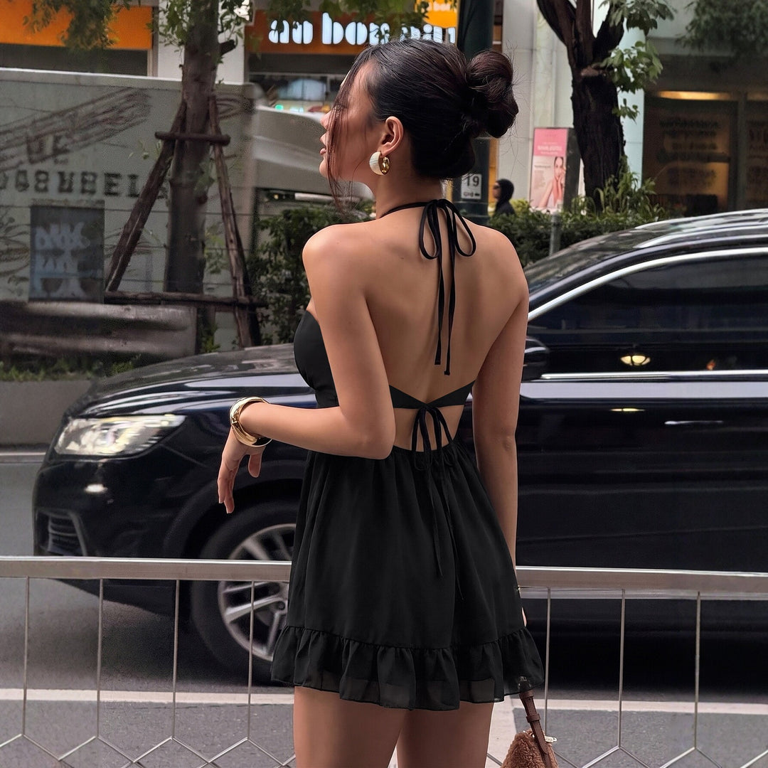 Damen Halter Kleid mit voluminösem Rock und eleganten Rüschendetails Echo Archiv
