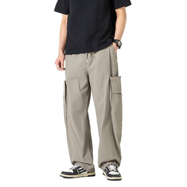 Herren Weite Nylon-Cargo-Hose im Utility-Stil mit seitlichen Klappentaschen Echo Archiv