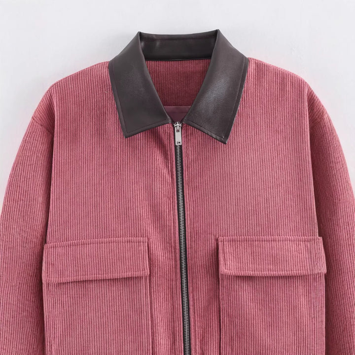 Damen Cropped-Kord-Strickjacke mit markanter Rippenstruktur, Kunstleder-Umlegekragen und Pattentaschen Echoarchiv