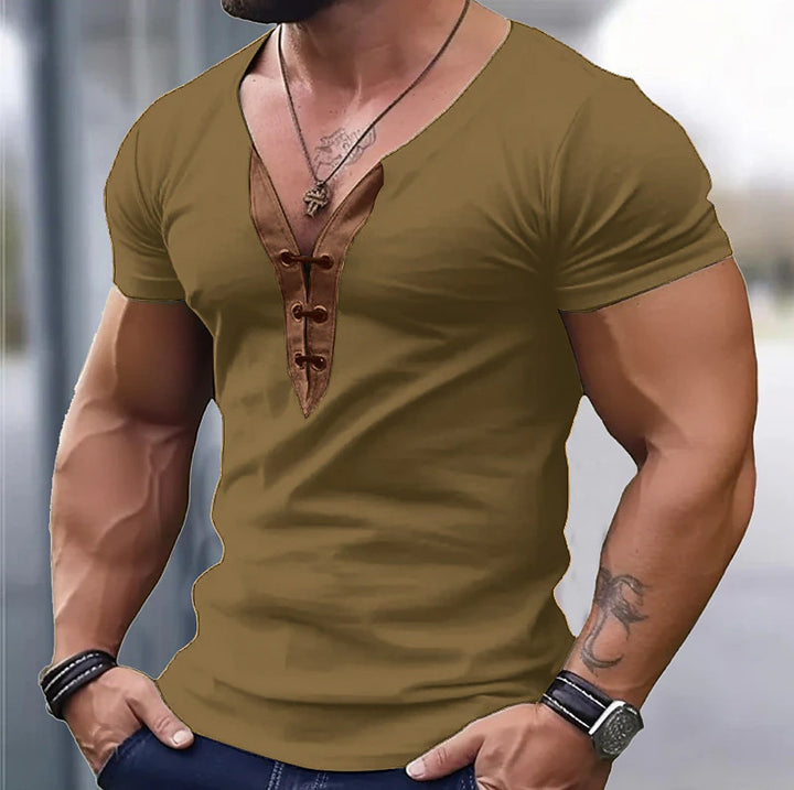 Herren Trendiges Kurzarmshirt mit dekorativem V-Ausschnitt und Knopfdetails Echoarchiv