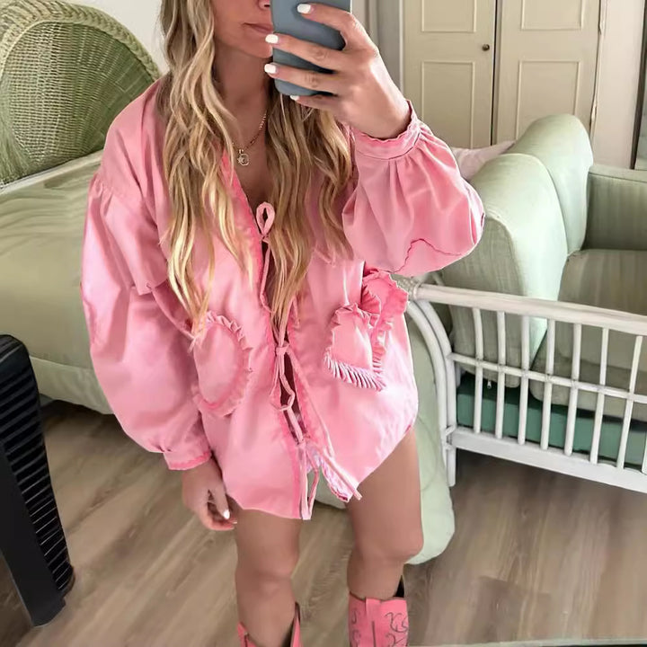 Damen Langärmlige V‑Ausschnitt Bluse mit Bindebändern und Herz‑Rüschentaschen Echo Archiv