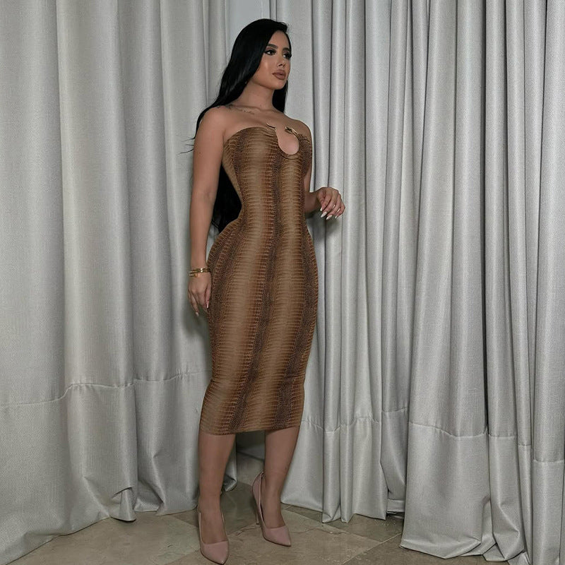 Damen Midikleid mit raffiniertem Schlangenprint und schulterfreiem Design Echo Archiv