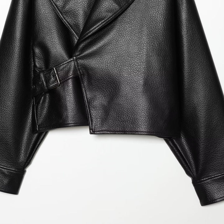 Damen Cropped Lederoptik-Jacke mit übergroßem Schalkragen und taillierendem Schnallenriemen Echoarchiv