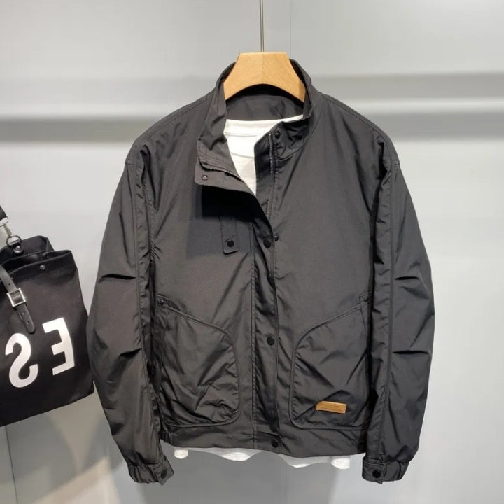 Herren strapazierfähige Übergangsjacke mit praktischem Taschenlayout und verstellbarem Kragen Echoarchiv