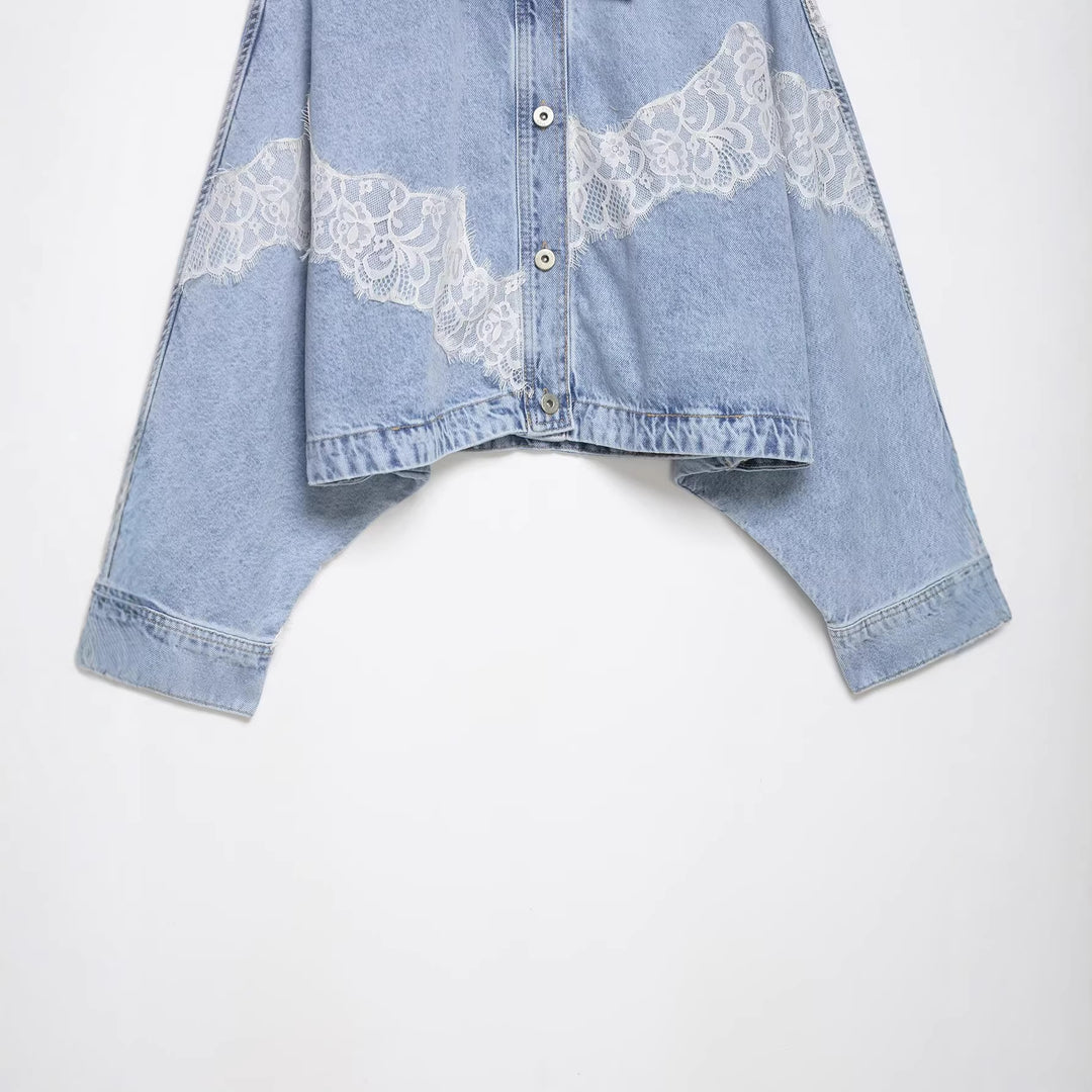Damen Kurz geschnittene Oversize-Jeansjacke mit Spitzendetail und Fledermausärmeln Echo Archiv