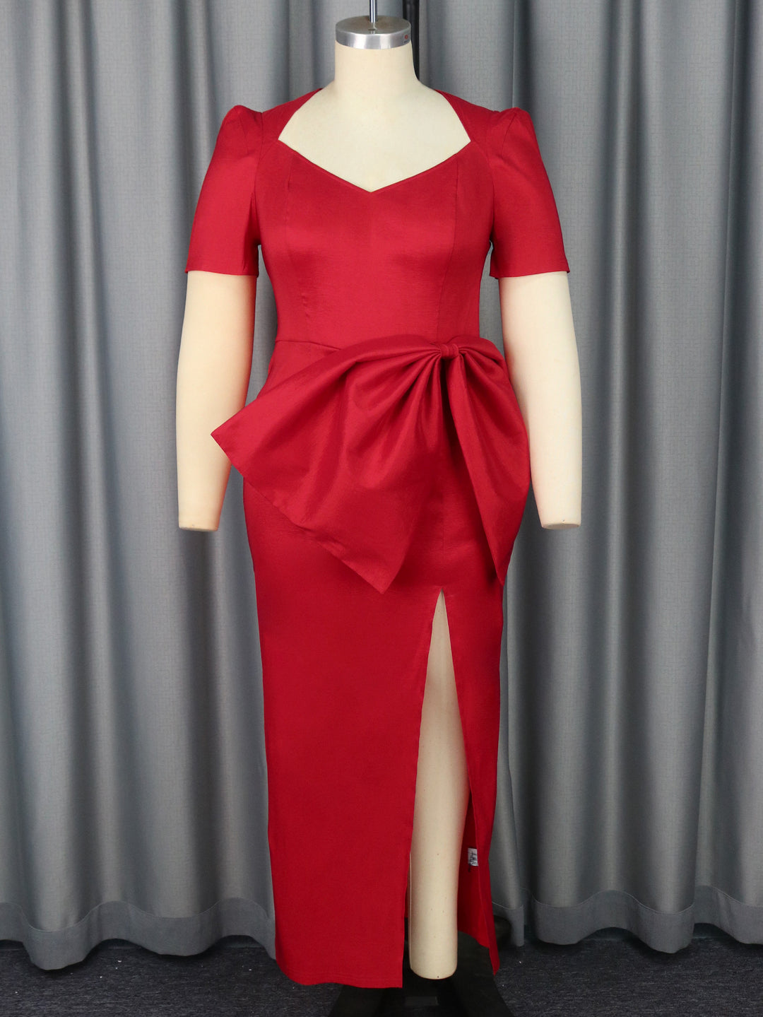 Damen Elegantes Abendkleid mit dekorativem Schleifen-Akzent und hohem Schlitz Echo Archiv
