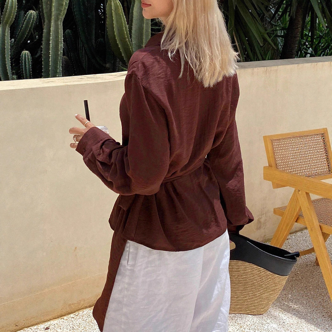 Damen Asymmetrische V‑Ausschnitt Bluse mit Hemdkragen und Ballonärmeln – Avérine