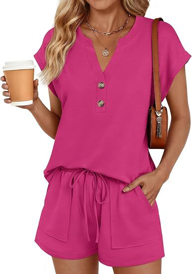 Damen Lässiges zweiteiliges Lounge-Set mit Knopfleiste, Kordelzugshorts und Eingrifftaschen – Élanora